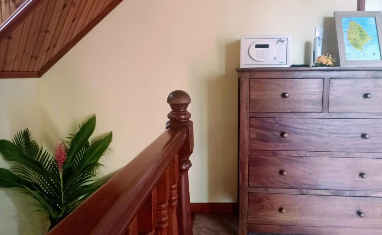 Badamier Self-Catering Apartamento La Digue Exterior foto