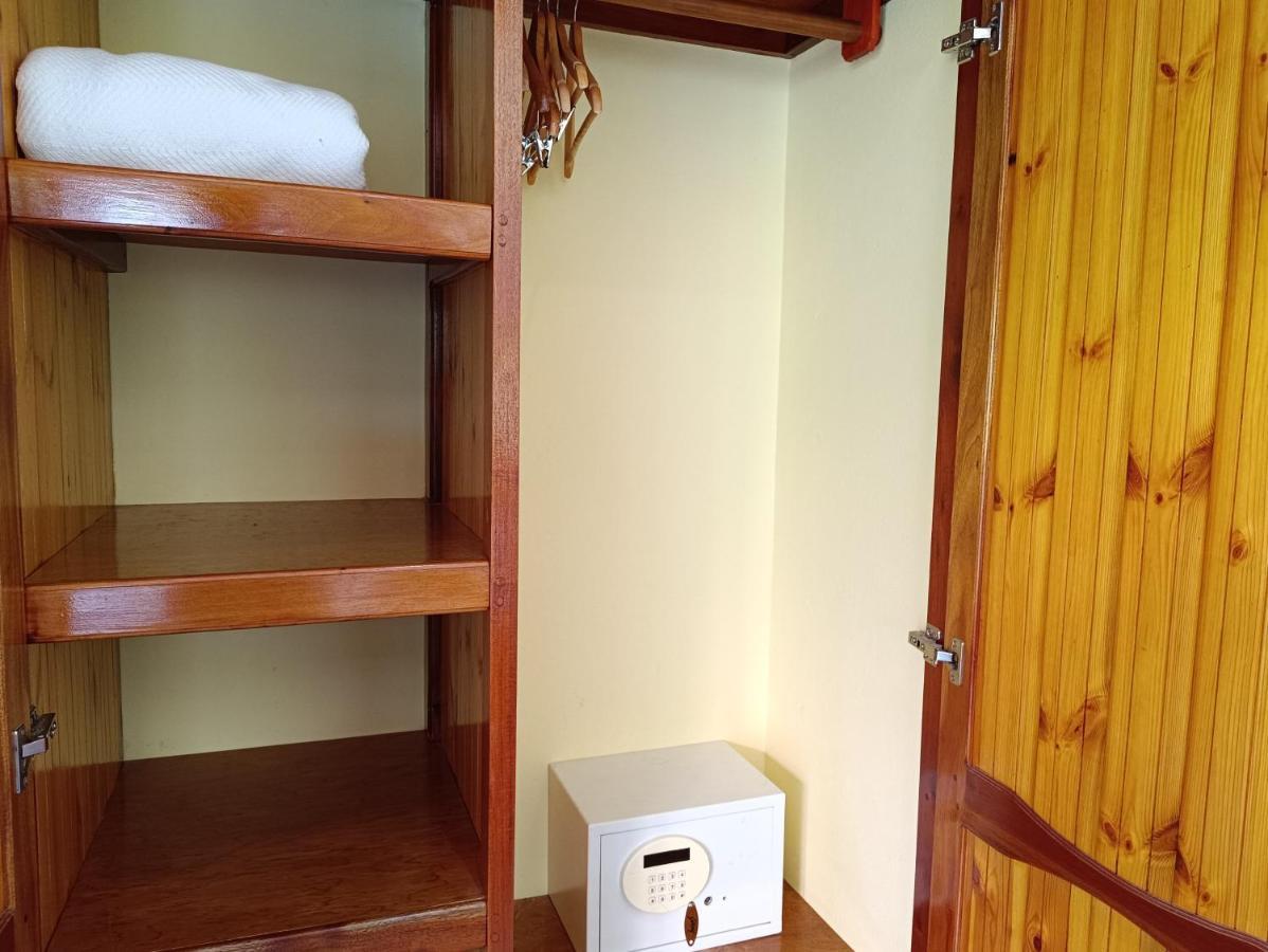 Badamier Self-Catering Apartamento La Digue Exterior foto