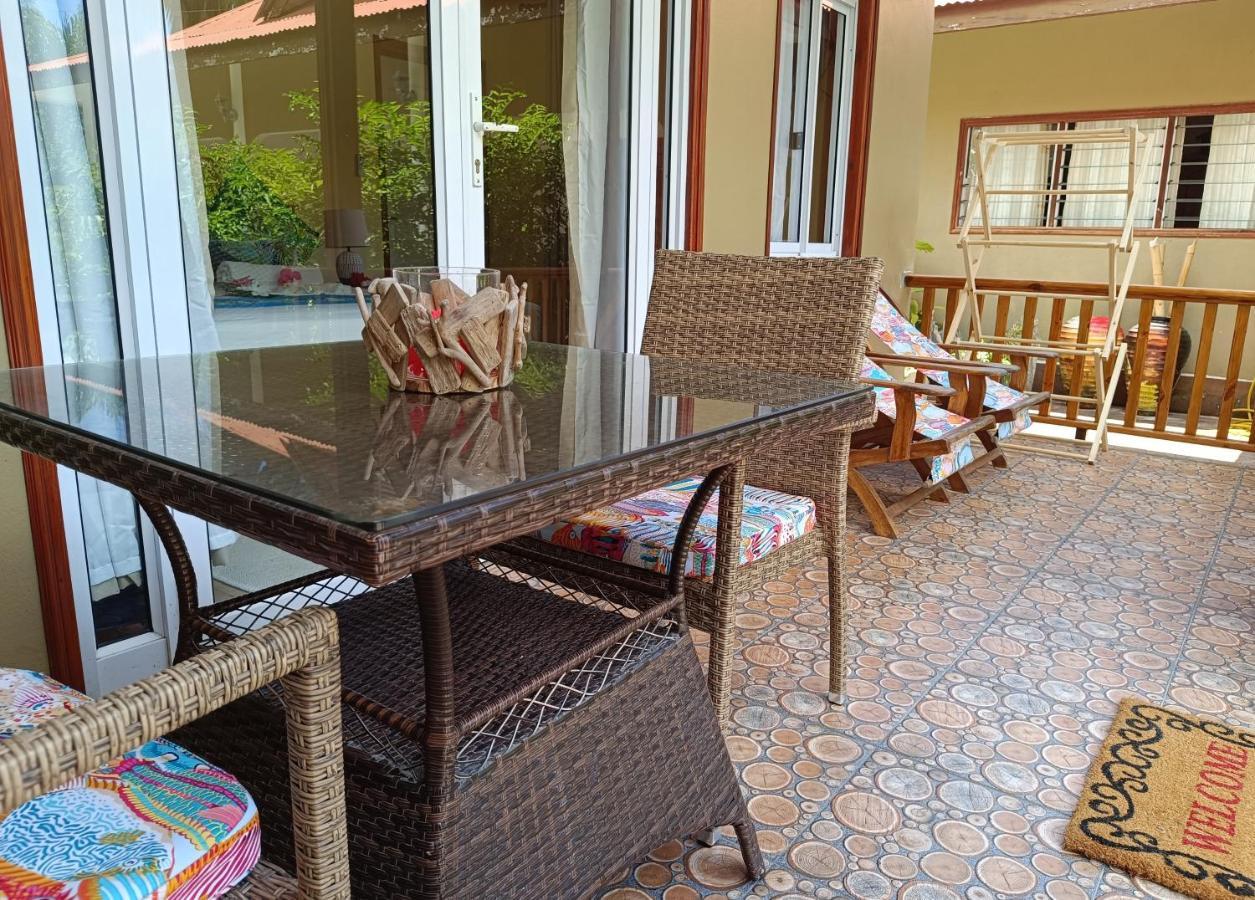 Badamier Self-Catering Apartamento La Digue Exterior foto